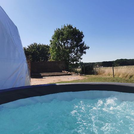Lincoln Star Dome, Hot Tub, Bbq Leilighet Langworth Eksteriør bilde