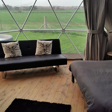 Lincoln Star Dome, Hot Tub, Bbq Leilighet Langworth Eksteriør bilde
